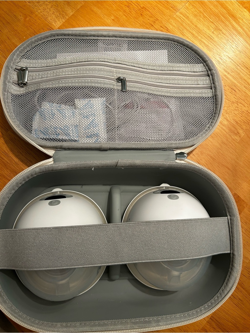 Momcozy M5 breast pumps